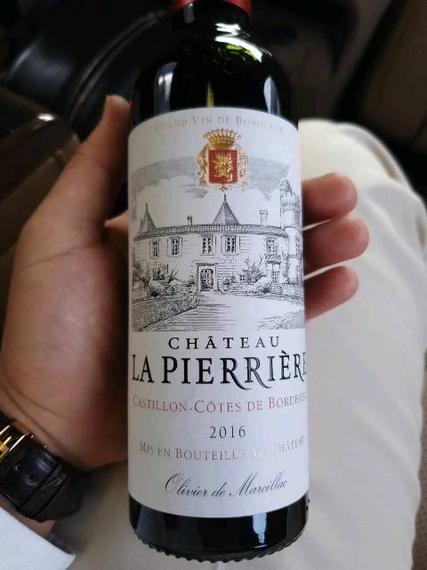 Château La Pierrière, Castillon Côtes de Bordeaux 2016 bottle — my own photo, 2019.12